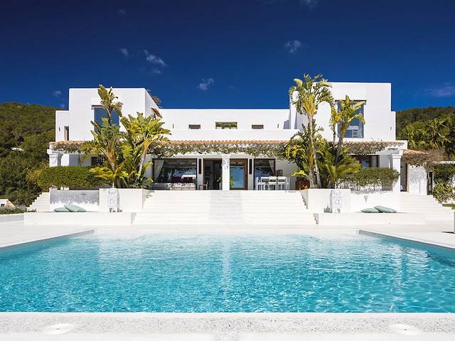 Large luxury villa near Playa den Bossa beach