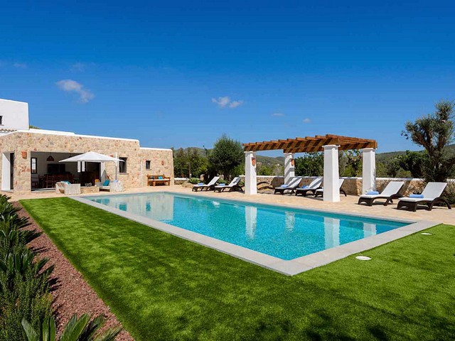 Luxury villa with pool to rent in Ibiza