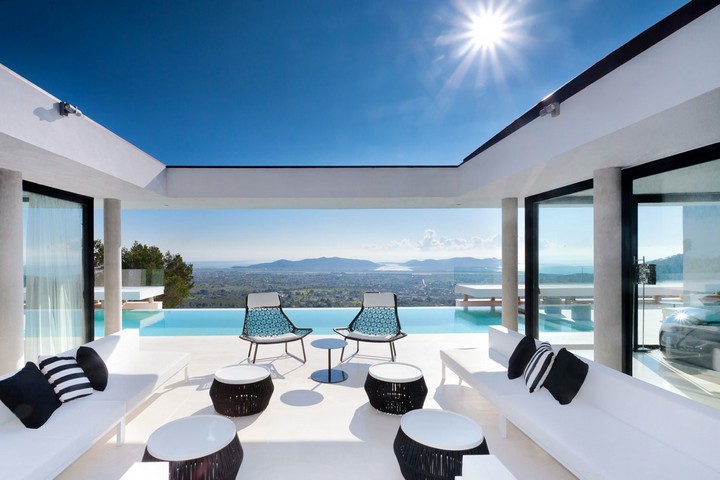 Stylish contemporary villa in Ibiza near KM5