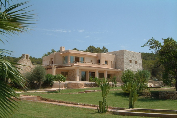 Large Ibiza villa for 18 people near San Antonio