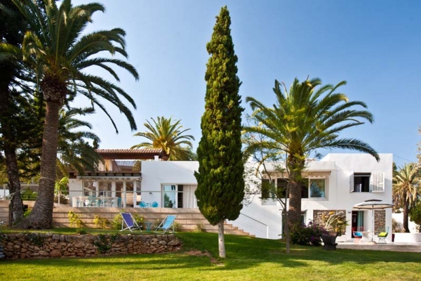 4 bedroom rental villa in Ibiza with private pool in San Antonio