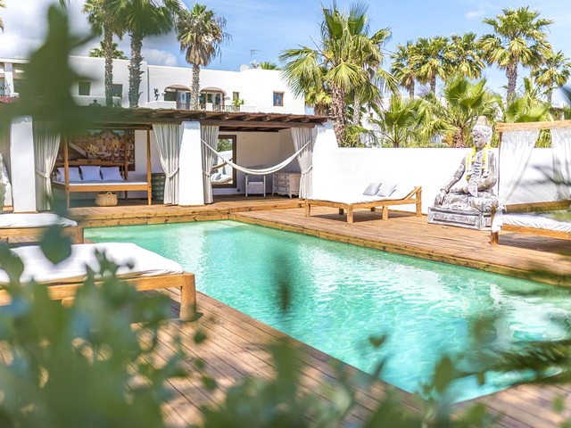 Beautiful 3 bedroom holiday villa near Ibiza Town